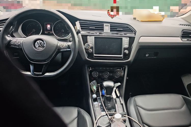 Used Volkswagen Tiguan L 2017 330TSI Automatic Two-Wheel Drive Comfort Edition Center Console