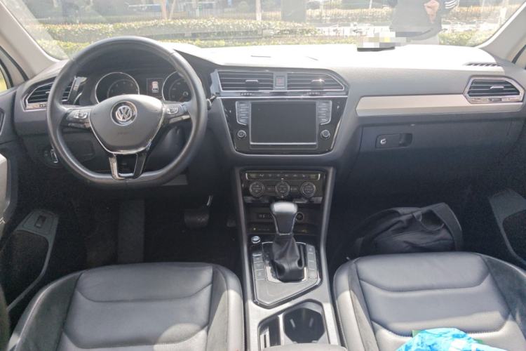 Used Volkswagen Tiguan L 2017 380TSI Automatic All-Wheel-Drive Flagship Edition Center Console