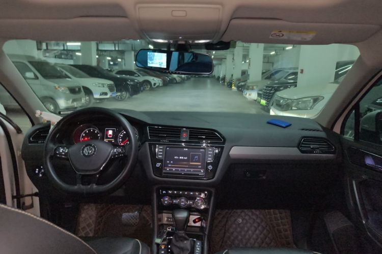 Used Volkswagen Tiguan L 2017 330TSI Automatic Two-Wheel Drive Flagship Edition Center Console