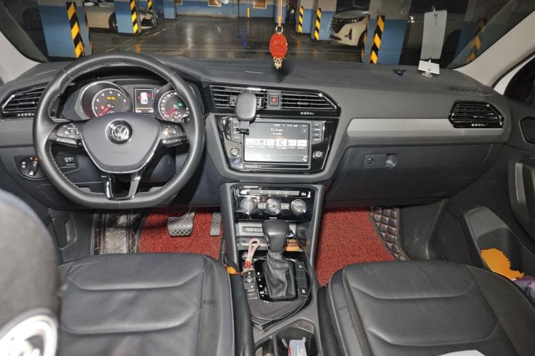 Used Volkswagen Tiguan L 2017 330TSI Automatic Two-Wheel Drive Comfort Edition Center Console