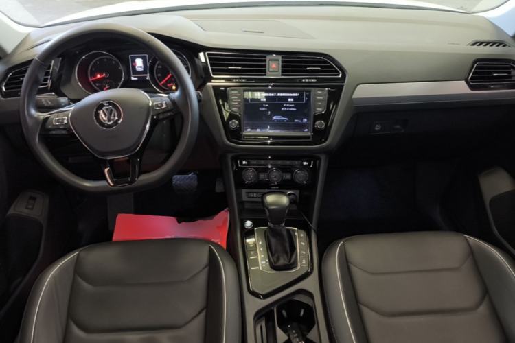 Used Volkswagen Tiguan L 2017 330TSI Automatic Two-Wheel Drive Flagship Edition Center Console
