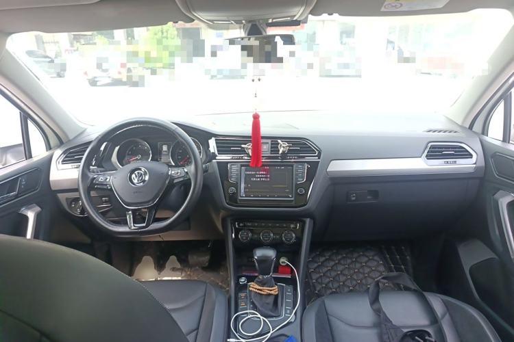 Used Volkswagen Tiguan L 2017 330TSI Automatic Two-Wheel Drive Luxury Edition Center Console