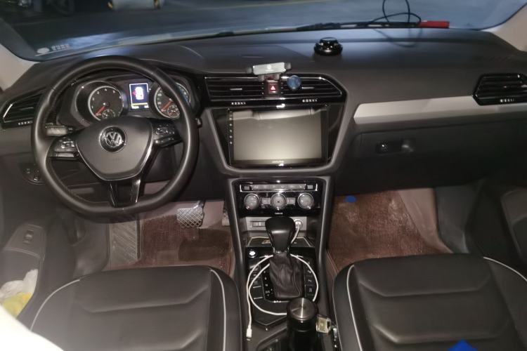 Used Volkswagen Tiguan L 2017 330TSI Automatic Two-Wheel Drive Flagship Edition Center Console