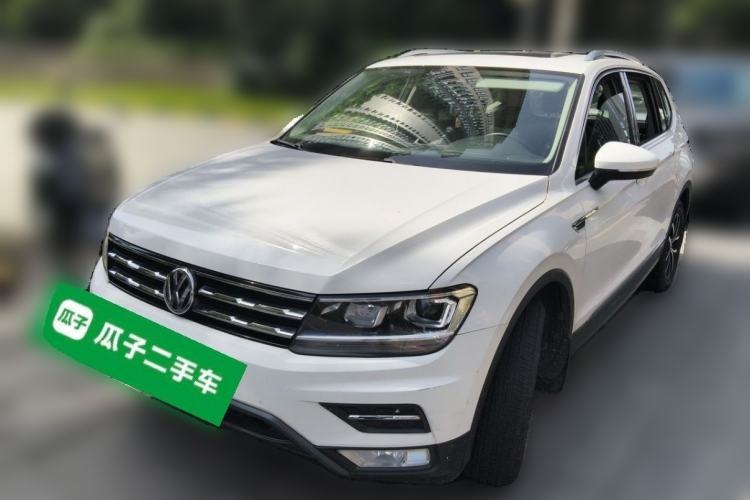 Used Volkswagen Tiguan L 2017 330TSI Automatic Two-Wheel Drive Luxury Edition Guazi used car, China used car export, Used car for sale, Used cars, Cheapest cars for sale