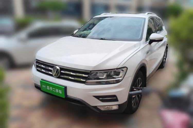 Used Volkswagen Tiguan L 2017 330TSI Automatic Two-Wheel Drive Luxury Edition Guazi used car, China used car export, Used car for sale, Used cars, Cheapest cars for sale