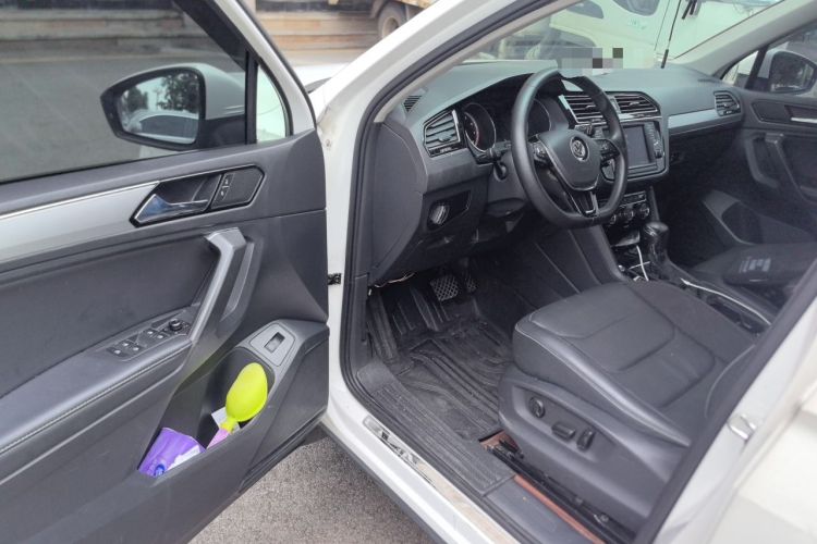 Used Volkswagen Tiguan L 2017 380TSI Automatic All-Wheel-Drive Luxury Edition Driver Seat