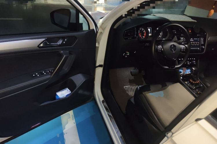 Used Volkswagen Tiguan L 2017 330TSI Automatic Two-Wheel Drive Luxury Edition Driver Seat