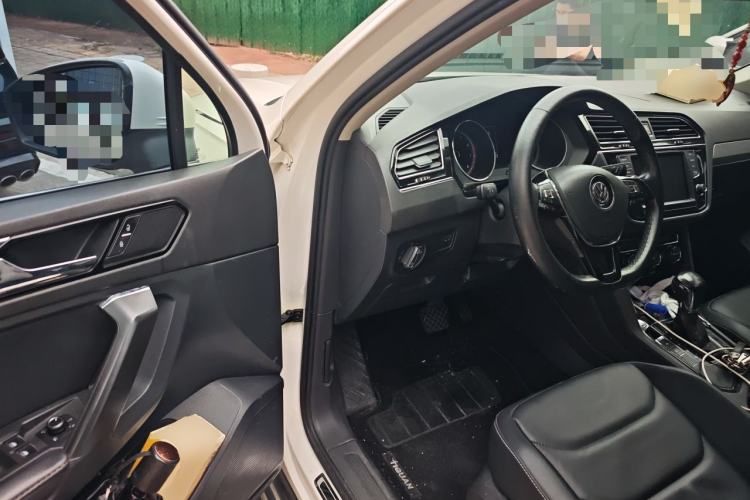Used Volkswagen Tiguan L 2017 330TSI Automatic Two-Wheel Drive Comfort Edition Driver Seat