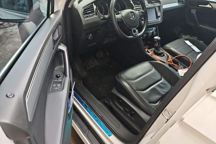 Used Volkswagen Tiguan L 2017 330TSI Automatic Two-Wheel Drive Luxury Edition Driver Seat