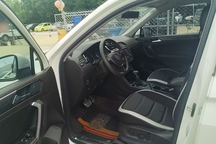 Used Volkswagen Tiguan L 2017 330TSI Automatic Two-Wheel Drive Comfort Edition Driver Seat