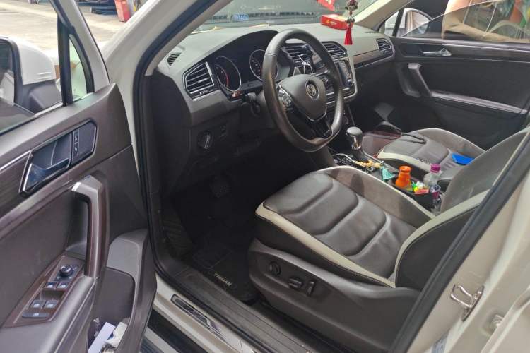 Used Volkswagen Tiguan L 2017 330TSI Automatic Two-Wheel Drive Luxury Edition Driver Seat