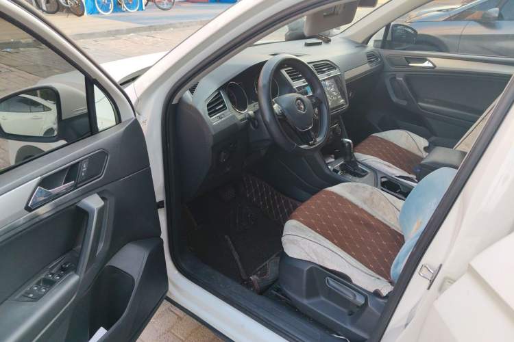 Used Volkswagen Tiguan L 2017 330TSI Automatic Two-Wheel Drive Luxury Edition Driver Seat