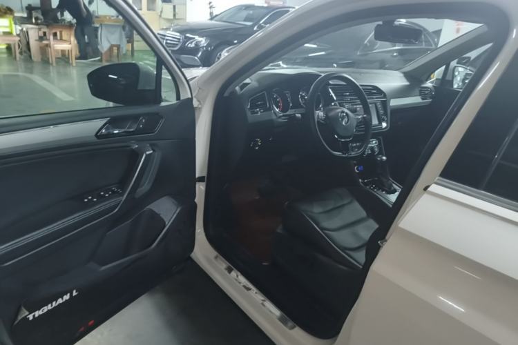 Used Volkswagen Tiguan L 2017 330TSI Automatic Two-Wheel Drive Luxury Edition Driver Seat