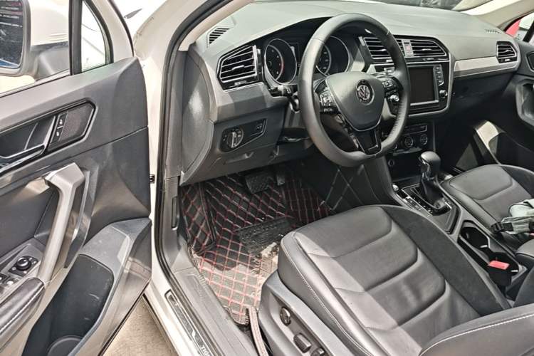 Used Volkswagen Tiguan L 2017 330TSI Automatic Two-Wheel Drive Comfort Edition Driver Seat