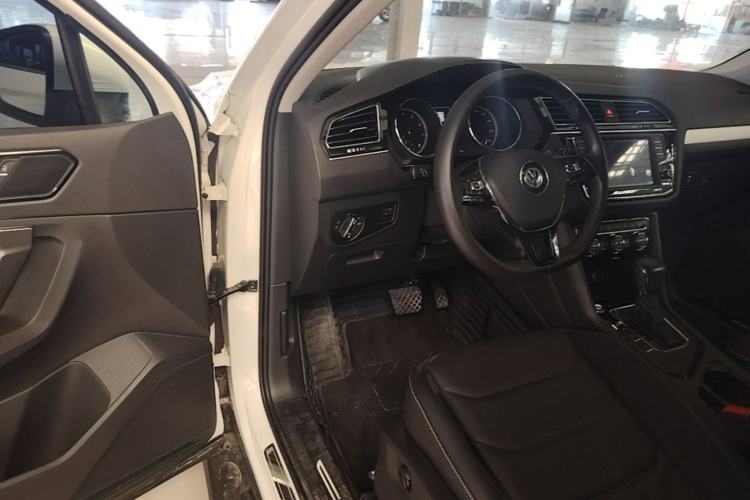 Used Volkswagen Tiguan L 2017 330TSI Automatic Two-Wheel Drive Luxury Edition Driver Seat