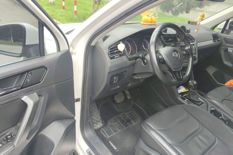 Used Volkswagen Tiguan L 2017 330TSI Automatic Two-Wheel Drive Luxury Edition Driver Seat