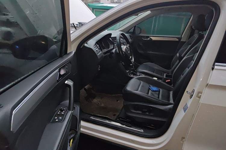 Used Volkswagen Tiguan L 2017 330TSI Automatic Two-Wheel Drive Flagship Edition Driver Seat