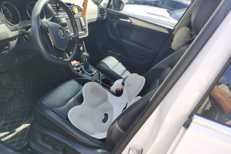 Used Volkswagen Tiguan L 2017 330TSI Automatic Two-Wheel Drive Luxury Edition Driver Seat
