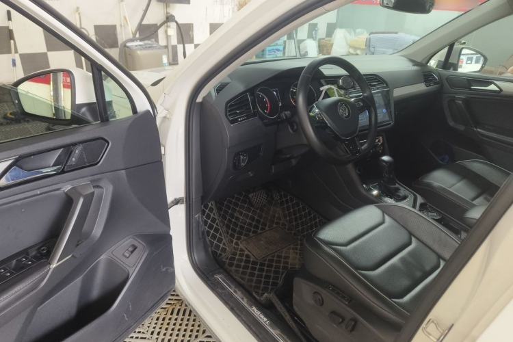 Used Volkswagen Tiguan L 2017 380TSI Automatic All-Wheel-Drive Flagship Edition Driver Seat