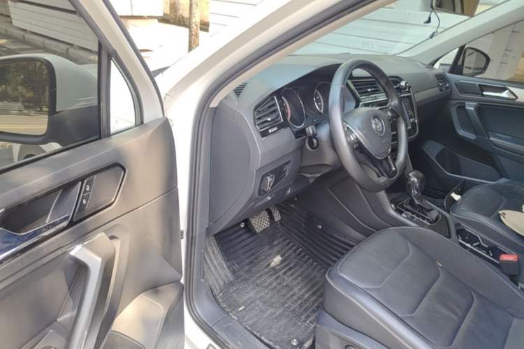 Used Volkswagen Tiguan L 2017 330TSI Automatic Two-Wheel Drive Comfort Edition Driver Seat