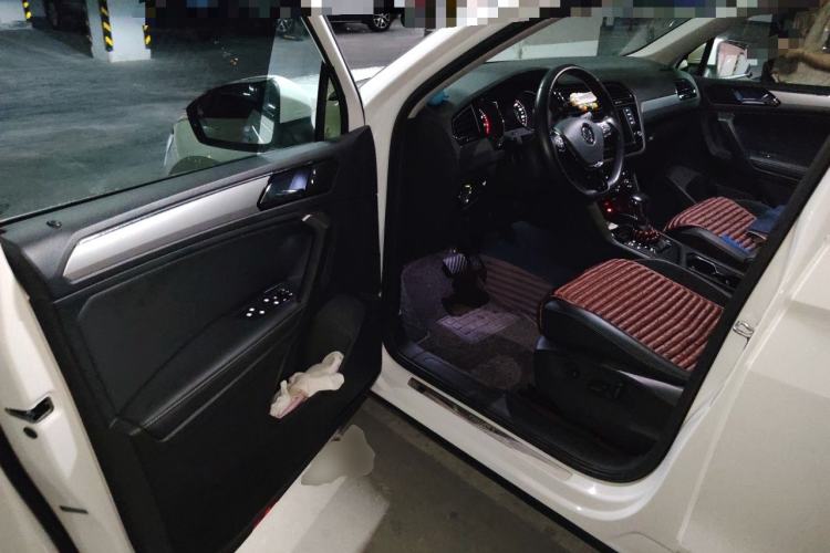 Used Volkswagen Tiguan L 2017 330TSI Automatic Two-Wheel Drive Luxury Edition Driver Seat