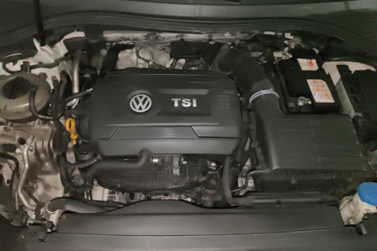 Used Volkswagen Tiguan L 2017 330TSI Automatic Two-Wheel Drive Luxury Edition Engine Bay