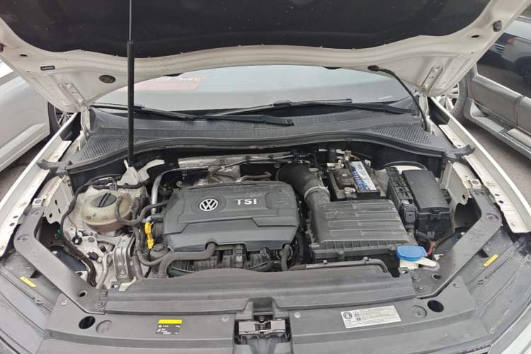 Used Volkswagen Tiguan L 2017 330TSI Automatic Two-Wheel Drive Luxury Edition Engine Bay
