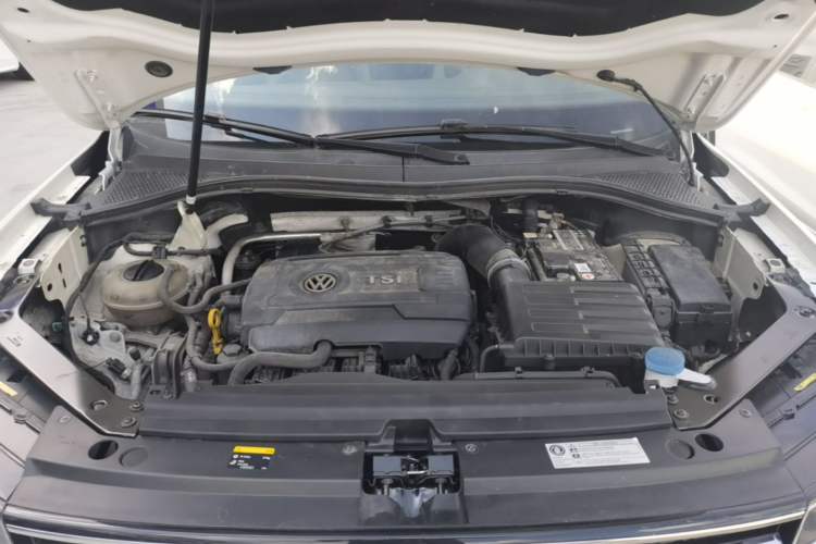 Used Volkswagen Tiguan L 2017 330TSI Automatic Two-Wheel Drive Luxury Edition Engine Bay