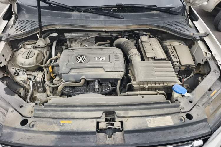 Used Volkswagen Tiguan L 2017 330TSI Automatic Two-Wheel Drive Luxury Edition Engine Bay