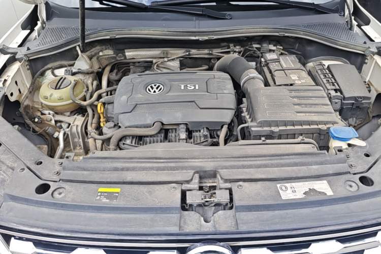 Used Volkswagen Tiguan L 2017 330TSI Automatic Two-Wheel Drive Luxury Edition Engine Bay