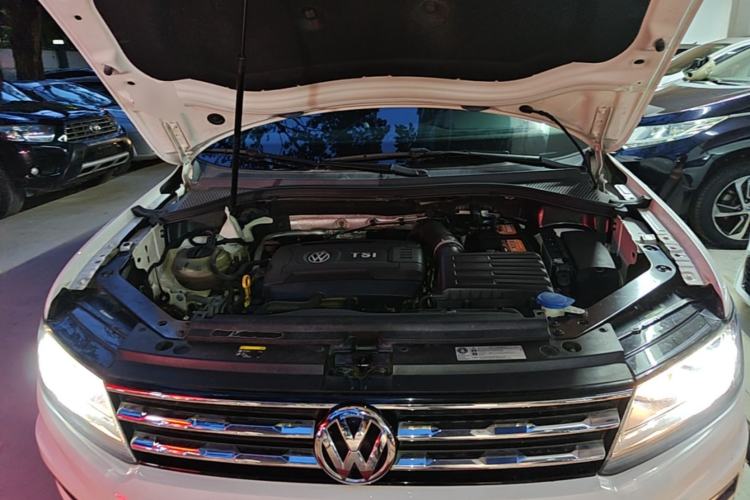 Used Volkswagen Tiguan L 2017 330TSI Automatic Two-Wheel Drive Comfort Edition Engine Bay