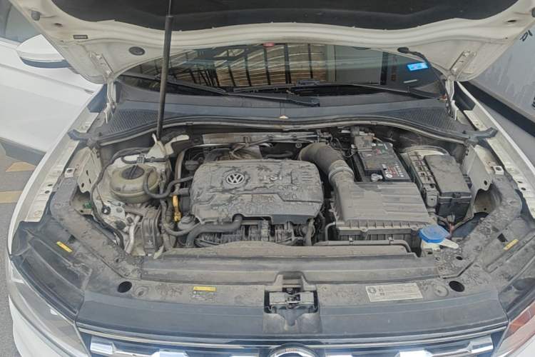 Used Volkswagen Tiguan L 2017 330TSI Automatic Two-Wheel Drive Luxury Edition Engine Bay