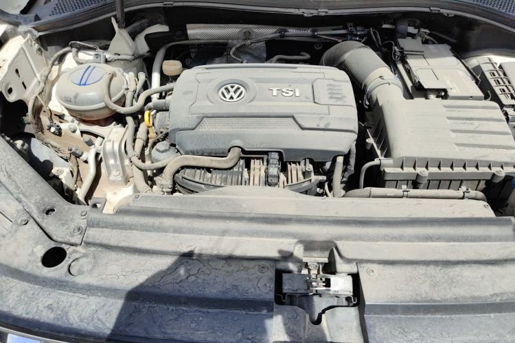 Used Volkswagen Tiguan L 2017 330TSI Automatic Two-Wheel Drive Luxury Edition Engine Bay