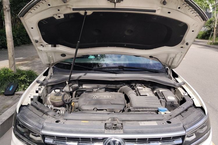 Used Volkswagen Tiguan L 2017 380TSI Automatic All-Wheel-Drive Luxury Edition Engine Bay