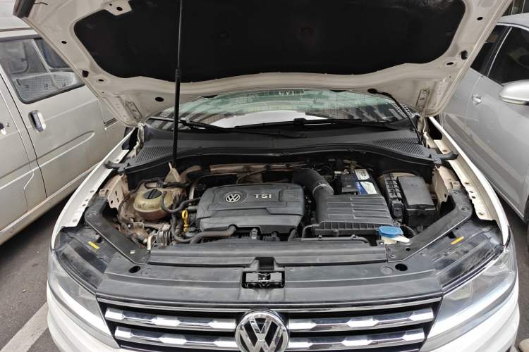 Used Volkswagen Tiguan L 2017 330TSI Automatic Two-Wheel Drive Comfort Edition Engine Bay