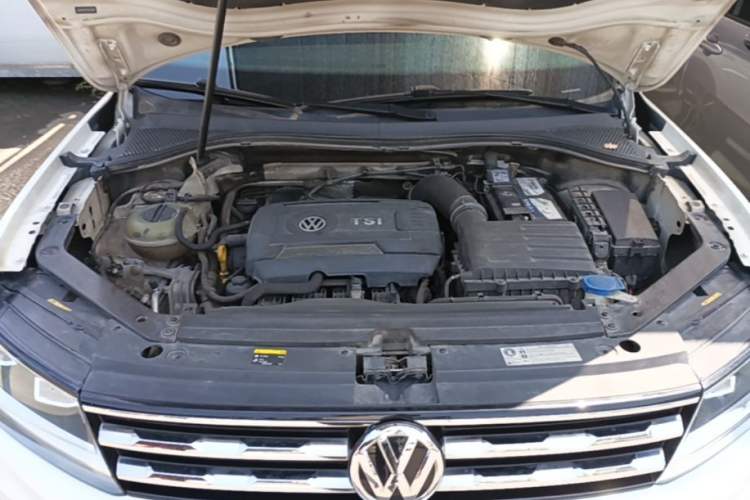 Used Volkswagen Tiguan L 2017 330TSI Automatic Two-Wheel Drive Luxury Edition Engine Bay