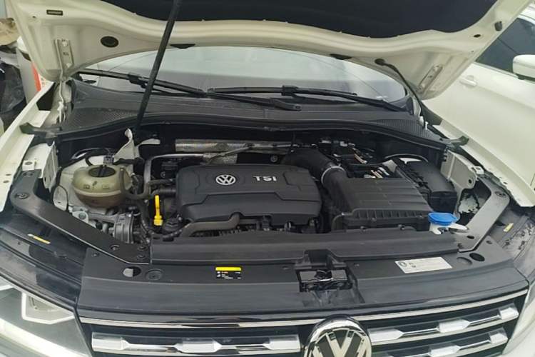 Used Volkswagen Tiguan L 2017 330TSI Automatic Two-Wheel Drive Comfort Edition Engine Bay