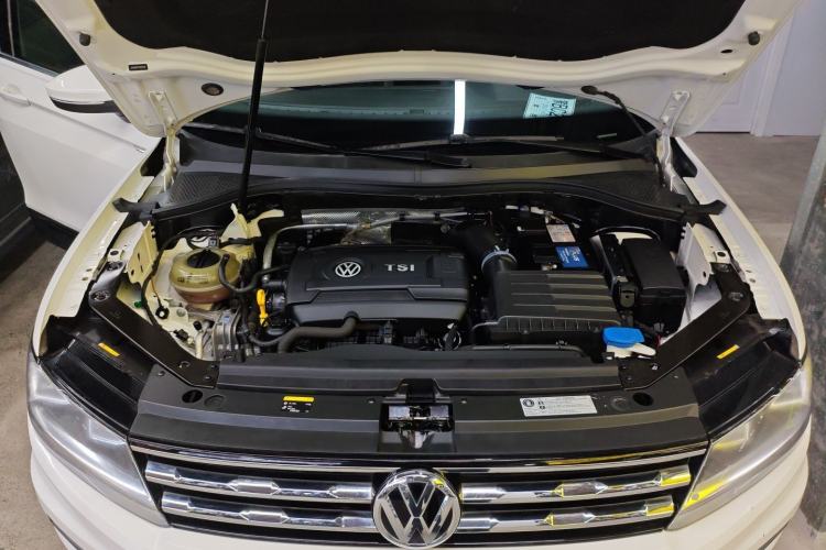 Used Volkswagen Tiguan L 2017 330TSI Automatic Two-Wheel Drive Luxury Edition Engine Bay
