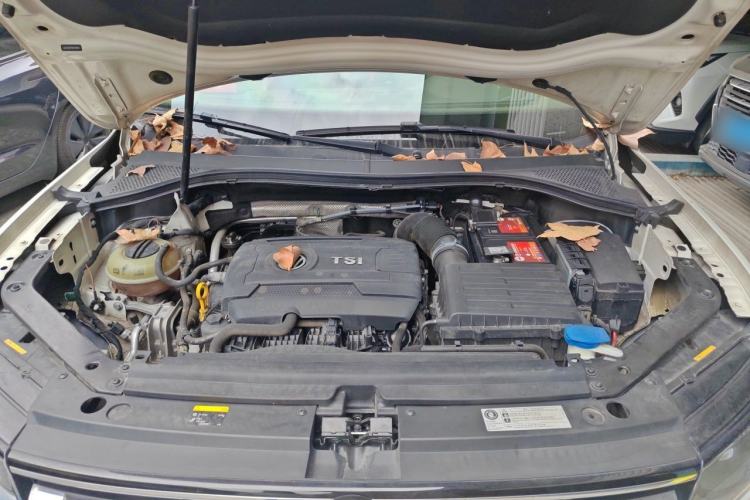 Used Volkswagen Tiguan L 2017 330TSI Automatic Two-Wheel Drive Luxury Edition Engine Bay