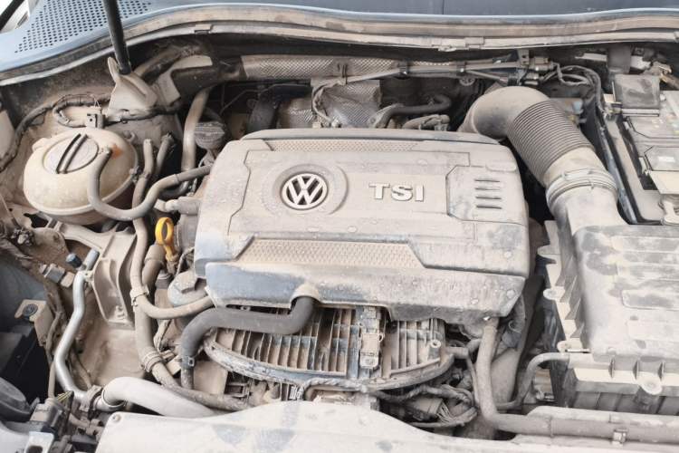 Used Volkswagen Tiguan L 2017 330TSI Automatic Two-Wheel Drive Luxury Edition Engine Bay