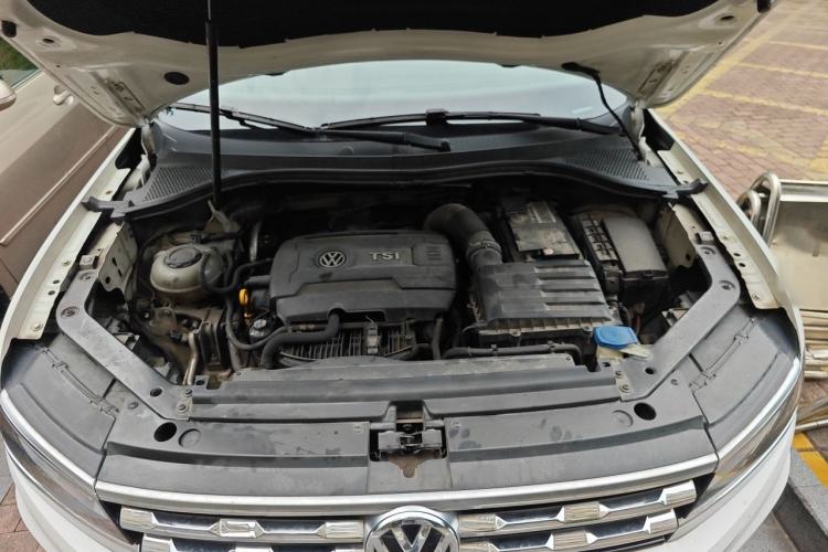 Used Volkswagen Tiguan L 2017 330TSI Automatic Two-Wheel Drive Flagship Edition Engine Bay