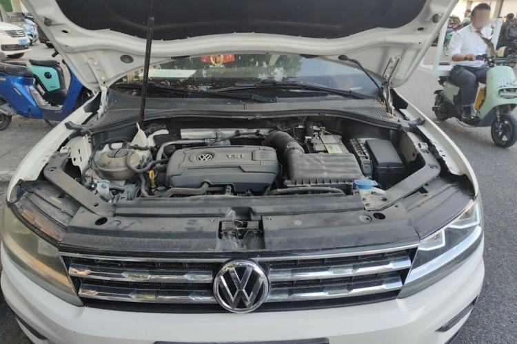 Used Volkswagen Tiguan L 2017 330TSI Automatic Two-Wheel Drive Luxury Edition Engine Bay