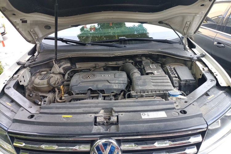 Used Volkswagen Tiguan L 2017 330TSI Automatic Two-Wheel Drive Luxury Edition Engine Bay
