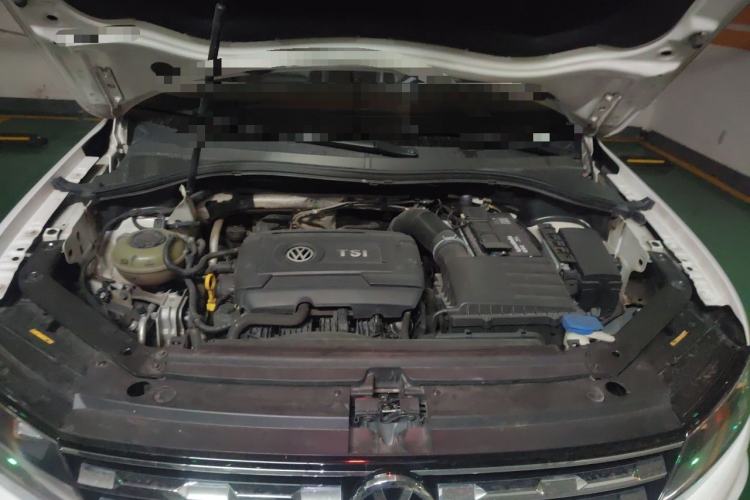 Used Volkswagen Tiguan L 2017 330TSI Automatic Two-Wheel Drive Luxury Edition Engine Bay