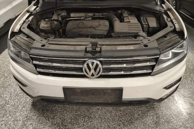 Used Volkswagen Tiguan L 2017 330TSI Automatic Two-Wheel Drive Luxury Edition Engine Bay