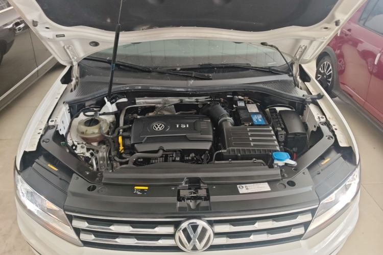 Used Volkswagen Tiguan L 2017 330TSI Automatic Two-Wheel Drive Luxury Edition Engine Bay