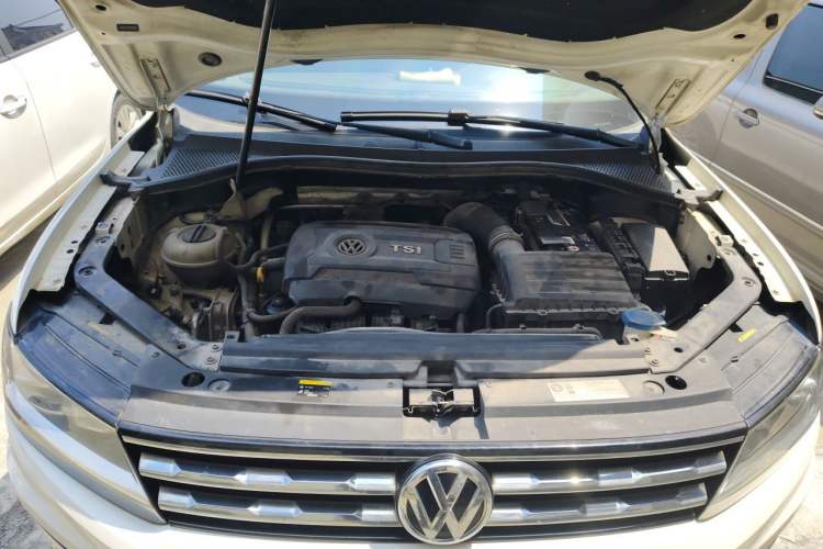 Used Volkswagen Tiguan L 2017 330TSI Automatic Two-Wheel Drive Luxury Edition Engine Bay