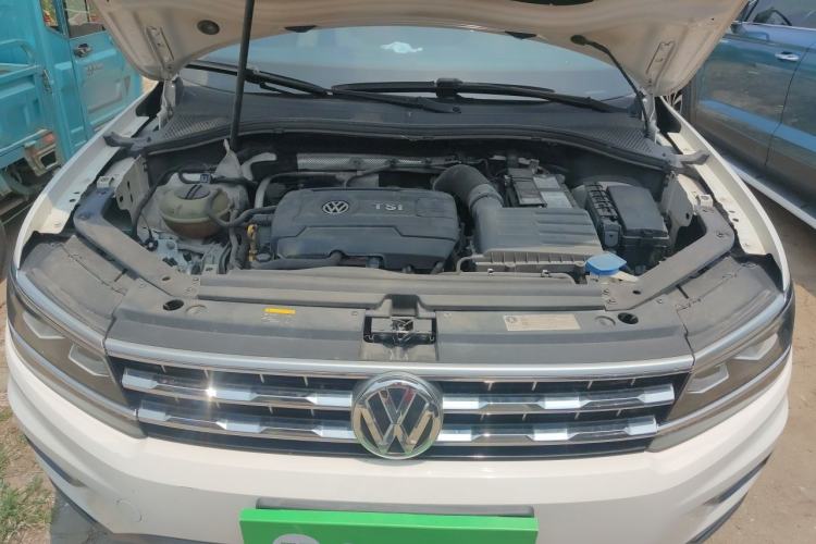 Used Volkswagen Tiguan L 2017 380TSI Automatic All-Wheel-Drive Luxury Edition Engine Bay