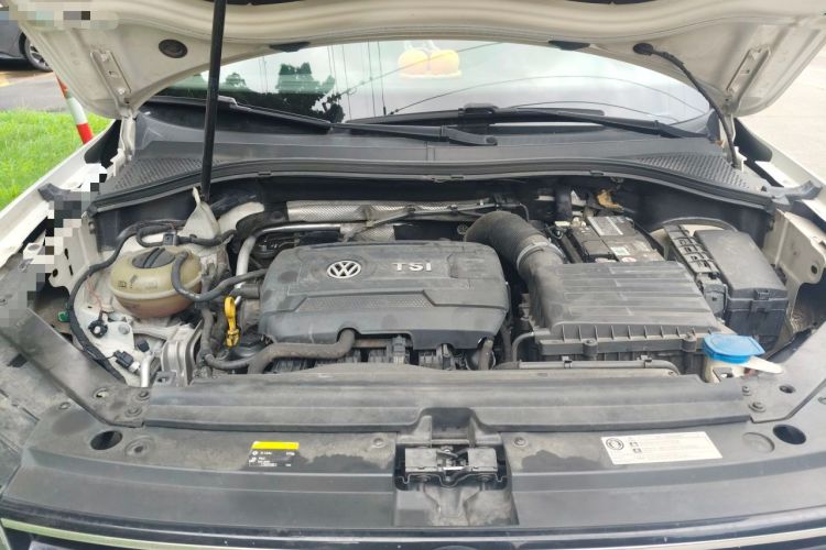 Used Volkswagen Tiguan L 2017 330TSI Automatic Two-Wheel Drive Luxury Edition Engine Bay