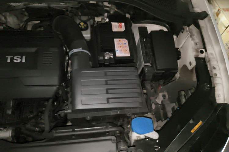 Used Volkswagen Tiguan L 2017 330TSI Automatic Two-Wheel Drive Luxury Edition Engine Bay Left